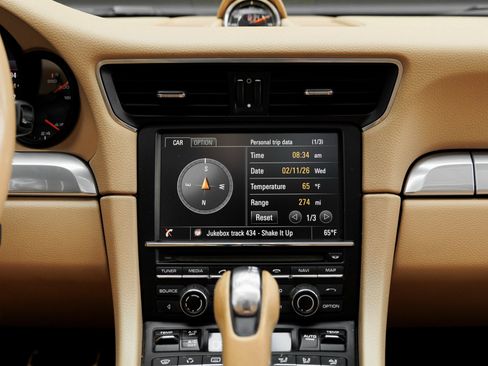 Certified 2013 Porsche 911 Carrera 4S image 22