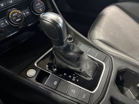 Used 2019 Volkswagen Jetta SE w/ Cold Weather Package image 30