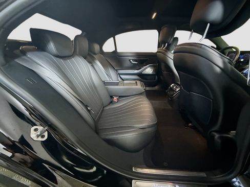 Used 2022 Mercedes-Benz S 500 4MATIC w/ AMG Line Package image 27