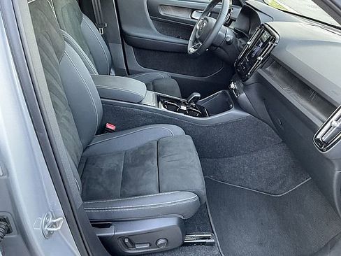 Certified 2023 Volvo C40 P8 Recharge Plus image 21