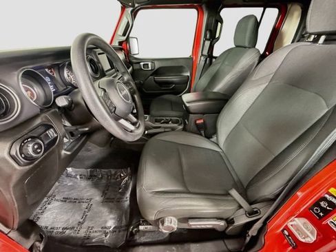 Used 2023 Jeep Gladiator Sport AWD/4WD image 19