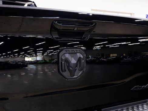 Used 2020 RAM 2500 Limited image 60