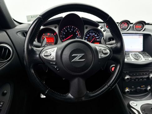 Used 2015 Nissan 370Z Touring RWD image 3