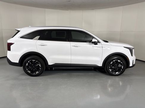 New 2026 Kia Sorento S AWD/4WD image 9