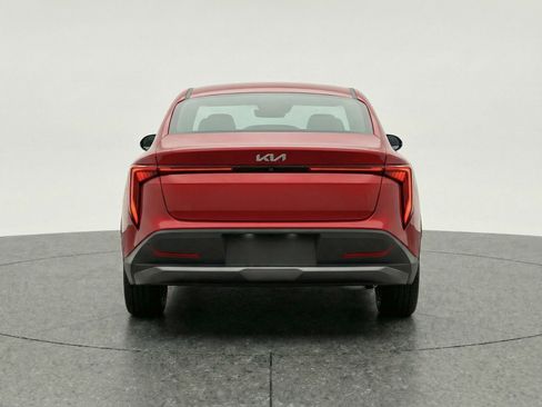 Used 2025 Kia K4 LXS image 7