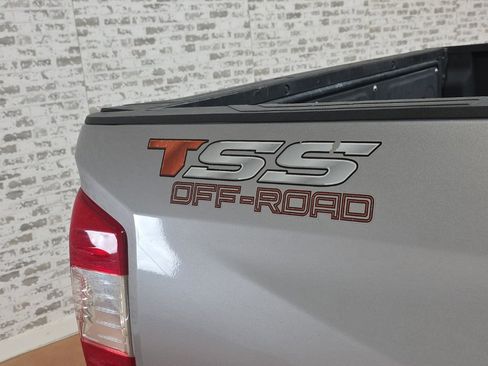 Used 2020 Toyota Tundra SR5 w/ SR5 Upgrade Package image 10