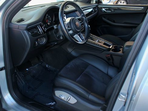 Used 2020 Porsche Macan AWD/4WD image 15