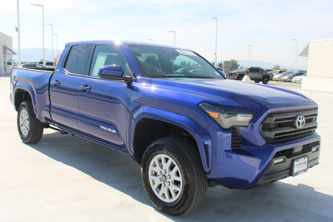 Certified 2025 Toyota Tacoma SR5 AWD/4WD image 2
