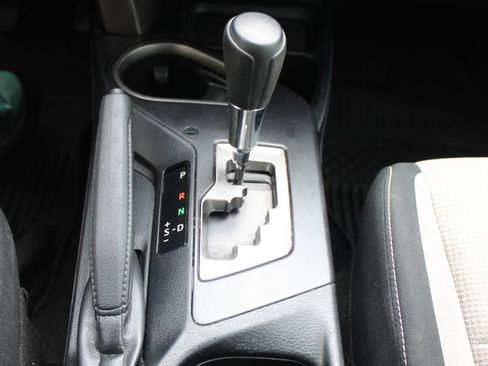 Used 2018 Toyota RAV4 XLE AWD/4WD image 40
