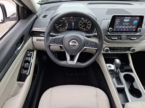 Certified 2023 Nissan Altima 2.5 SV FWD image 11