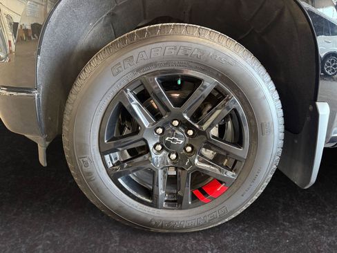 Used 2024 Chevrolet Silverado 1500 RST w/ Redline Edition AWD/4WD image 25