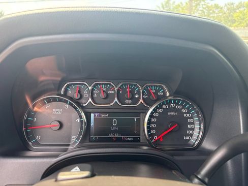 Used 2018 GMC Sierra 2500 SLE w/ SLE Preferred Package AWD/4WD image 18