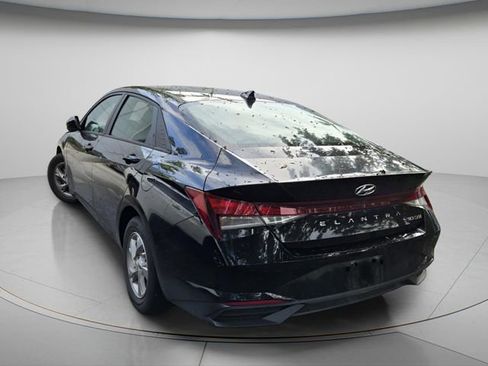 Used 2023 Hyundai Elantra SE image 7