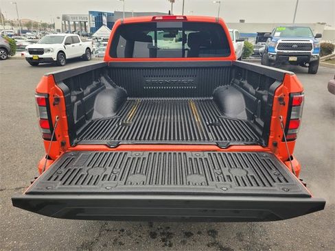 Used 2025 Nissan Frontier PRO-4X w/ Black Accent Package image 11