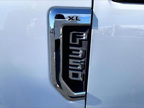 Used 2020 Ford F350 Lariat image 32