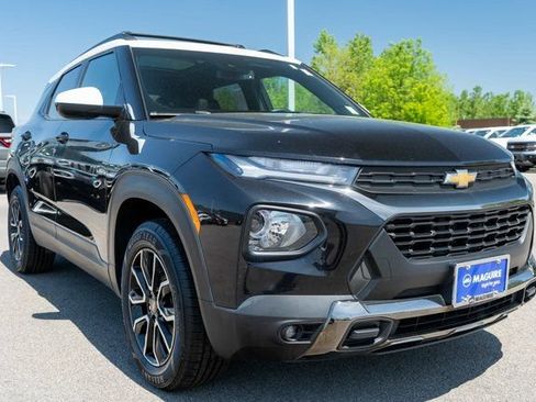 Used 2021 Chevrolet TrailBlazer ACTIV w/ Sun and Liftgate Package AWD/4WD image 4