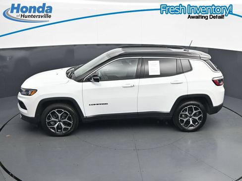 Used 2025 Jeep Compass Limited AWD/4WD image 21