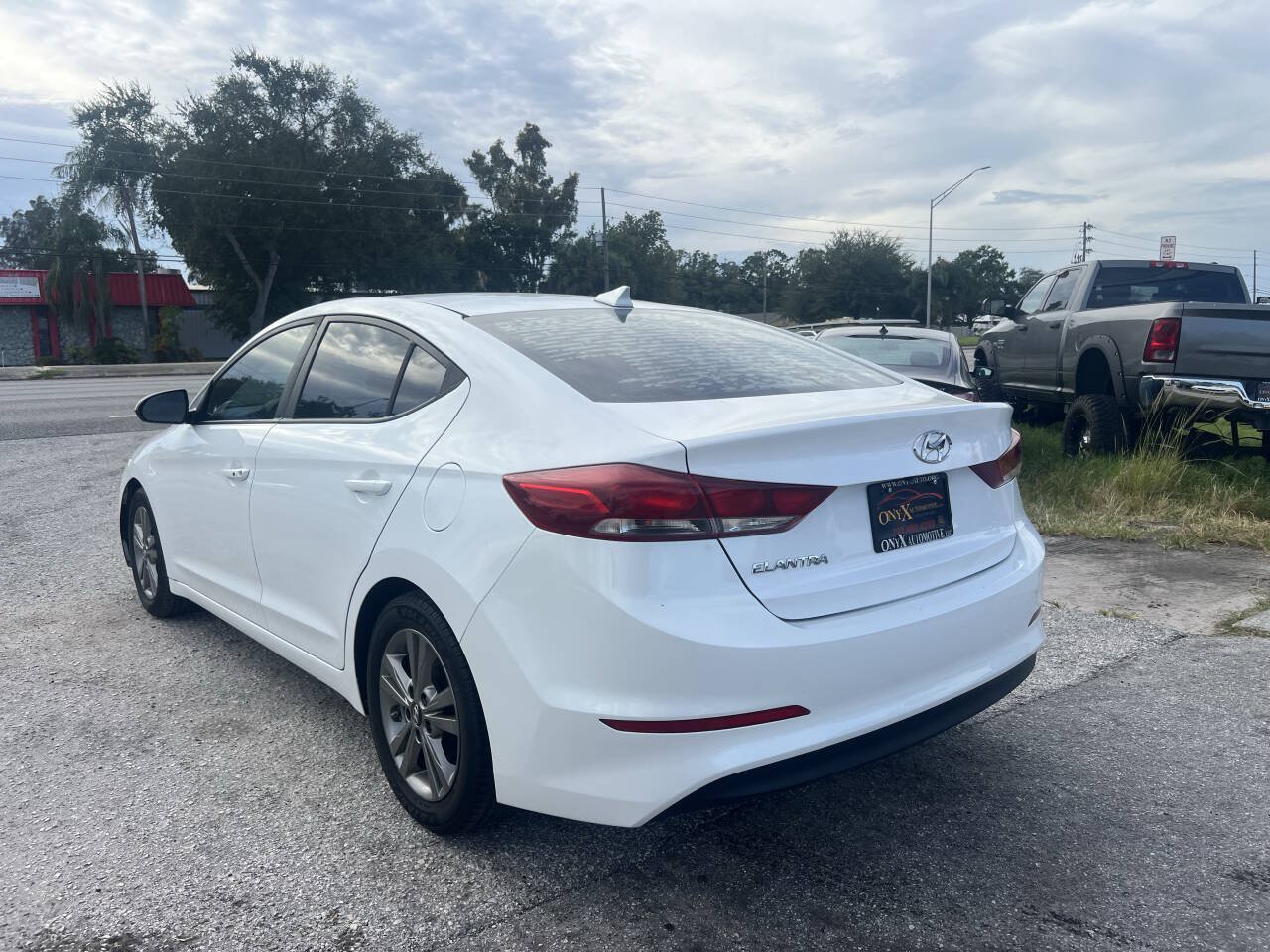 Used 2017 Hyundai Elantra Value Edition w/ Cargo Package FWD image 6