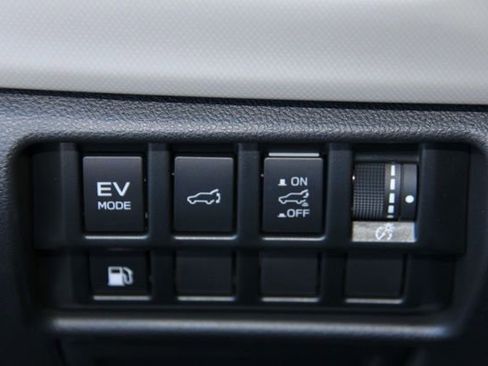 Used 2025 Subaru Forester Limited AWD/4WD image 29
