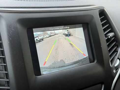 Used 2019 Jeep Cherokee Latitude Plus image 14