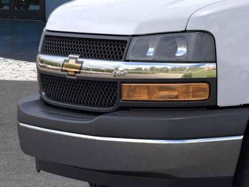 New 2026 Chevrolet Express 4500 w/ Power Convenience Package RWD image 13