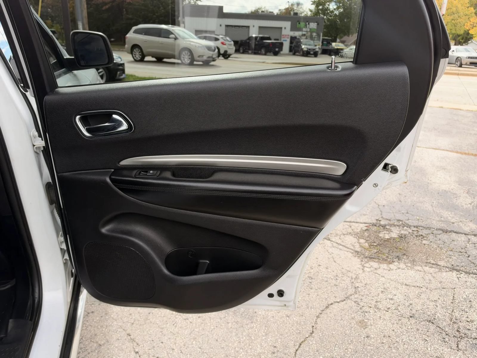 Used 2016 Dodge Durango SXT AWD/4WD image 16