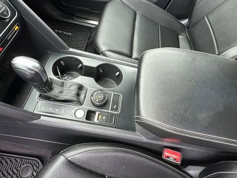 Used 2021 Volkswagen Atlas SE image 22