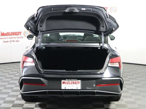 Used 2024 Hyundai Elantra SEL FWD image 11