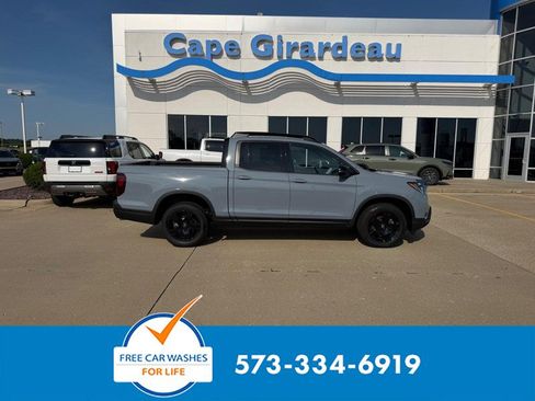 Certified 2024 Honda Ridgeline Black Edition image 1