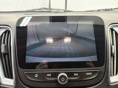 Used 2017 Chevrolet Malibu LT image 27