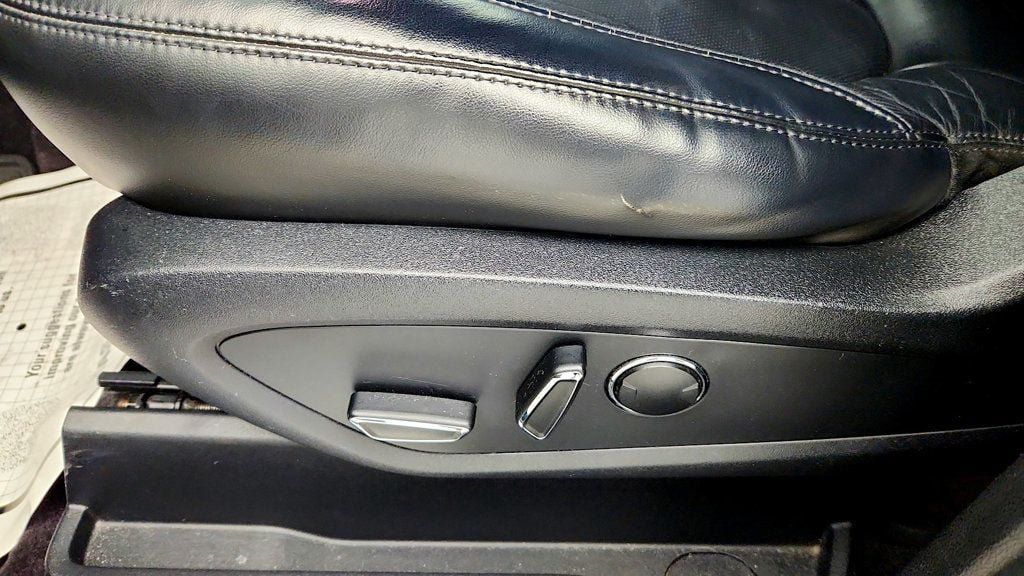 Used 2017 Lincoln MKC Reserve w/ Lincoln MKC Climate Package AWD/4WD image 11