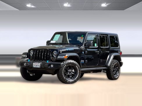 Used 2023 Jeep Wrangler Unlimited w/ Cold Weather Group AWD/4WD image 2