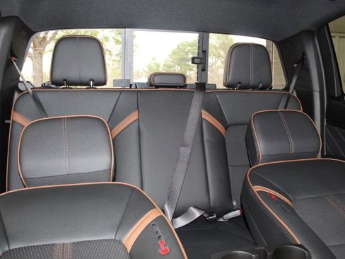 Used 2025 GMC Canyon AT4 image 27