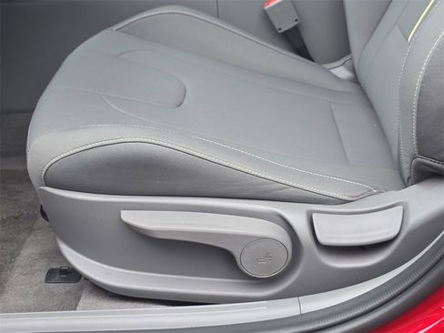 Used 2025 Hyundai Elantra SEL image 27