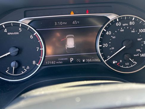 Used 2025 Nissan Rogue SV image 40