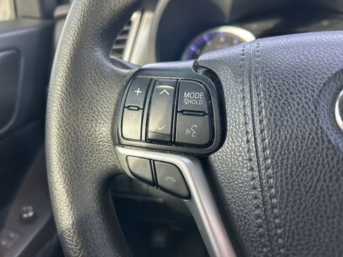 Used 2019 Toyota Highlander LE image 15