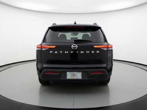 Used 2025 Nissan Pathfinder SV image 7
