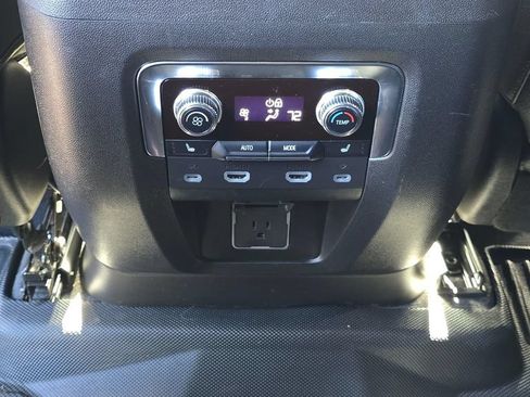 Used 2024 GMC Yukon Denali w/ Advanced Technology Package AWD/4WD image 18