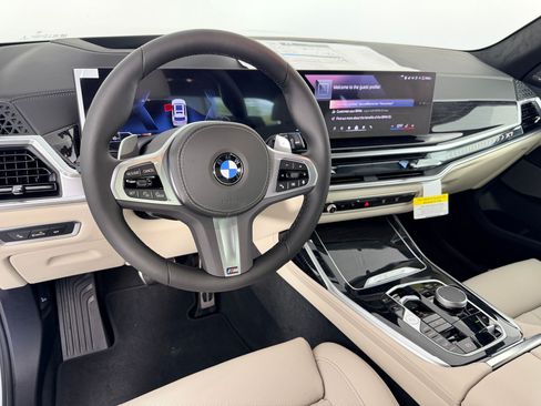New 2027 BMW X7 xDrive40i w/ M Sport Package AWD/4WD image 4