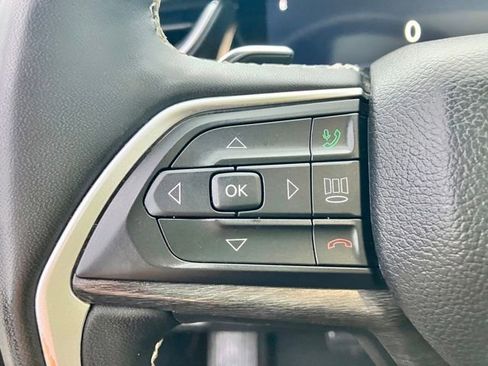 Used 2024 Jeep Grand Cherokee Limited image 4