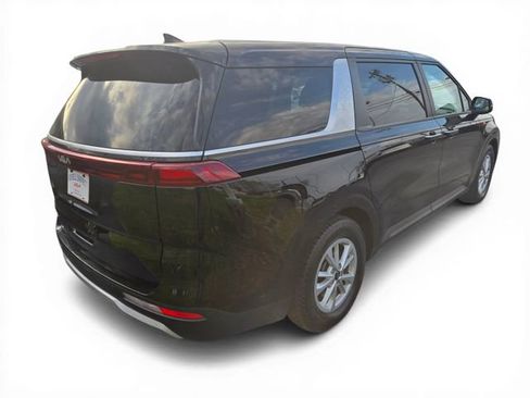 Used 2024 Kia Carnival LX image 13