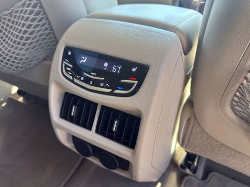 Used 2016 Cadillac SRX Premium FWD image 29