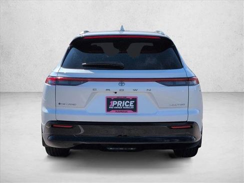 Used 2025 Toyota Crown Signia image 7