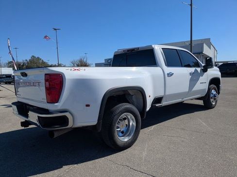 Used 2024 Chevrolet Silverado 3500 LTZ w/ LTZ Convenience Package image 3