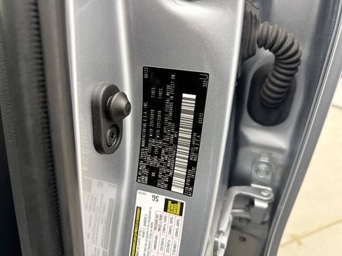 Used 2023 Toyota Corolla Cross XLE image 19