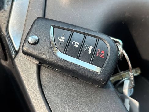 Used 2025 Toyota Corolla LE FWD image 21