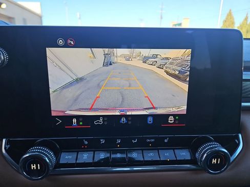 Used 2024 GMC Canyon AT4 w/ Technology Package image 20