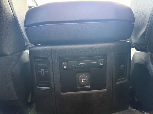 Used 2015 RAM 2500 Laramie w/ Black Appearance Group image 15