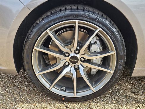 Used 2024 Genesis G70 2.5T image 30