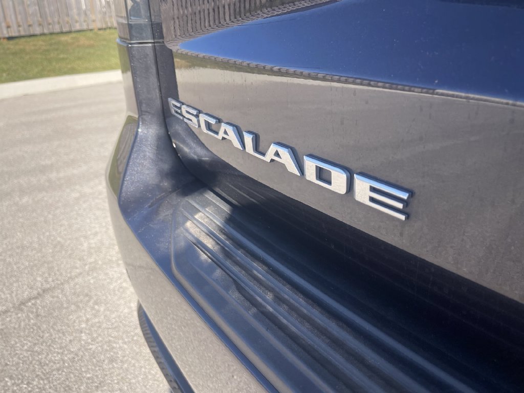 Used 2024 Cadillac Escalade Sport Platinum AWD/4WD image 4